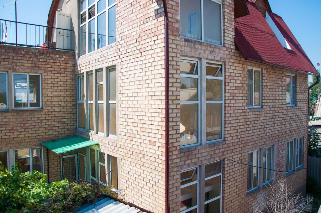 Sakura Guesthouse Bishkek Exterior foto